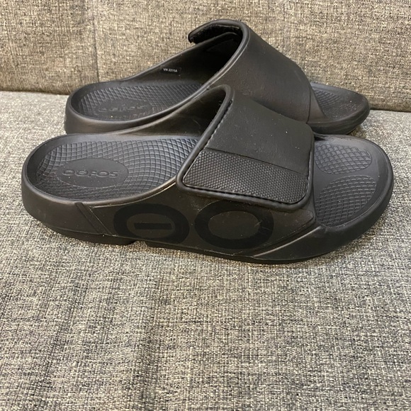 OOFOS Shoes - OOFOS OOAHH Sport Flex Slides Women Size 9